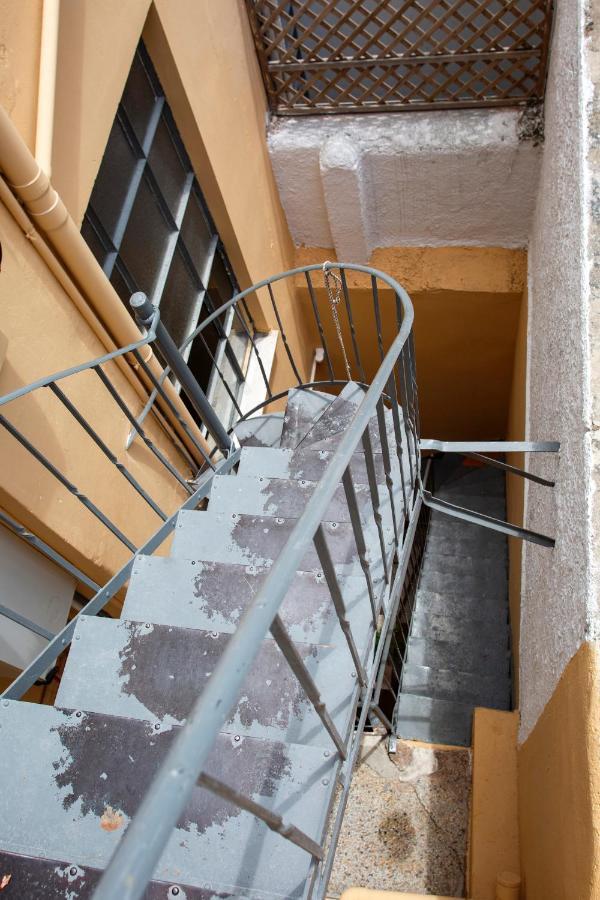 Stylish, Basement Studio With Roof Top Access - Ep9B Apartamento Atenas Exterior foto